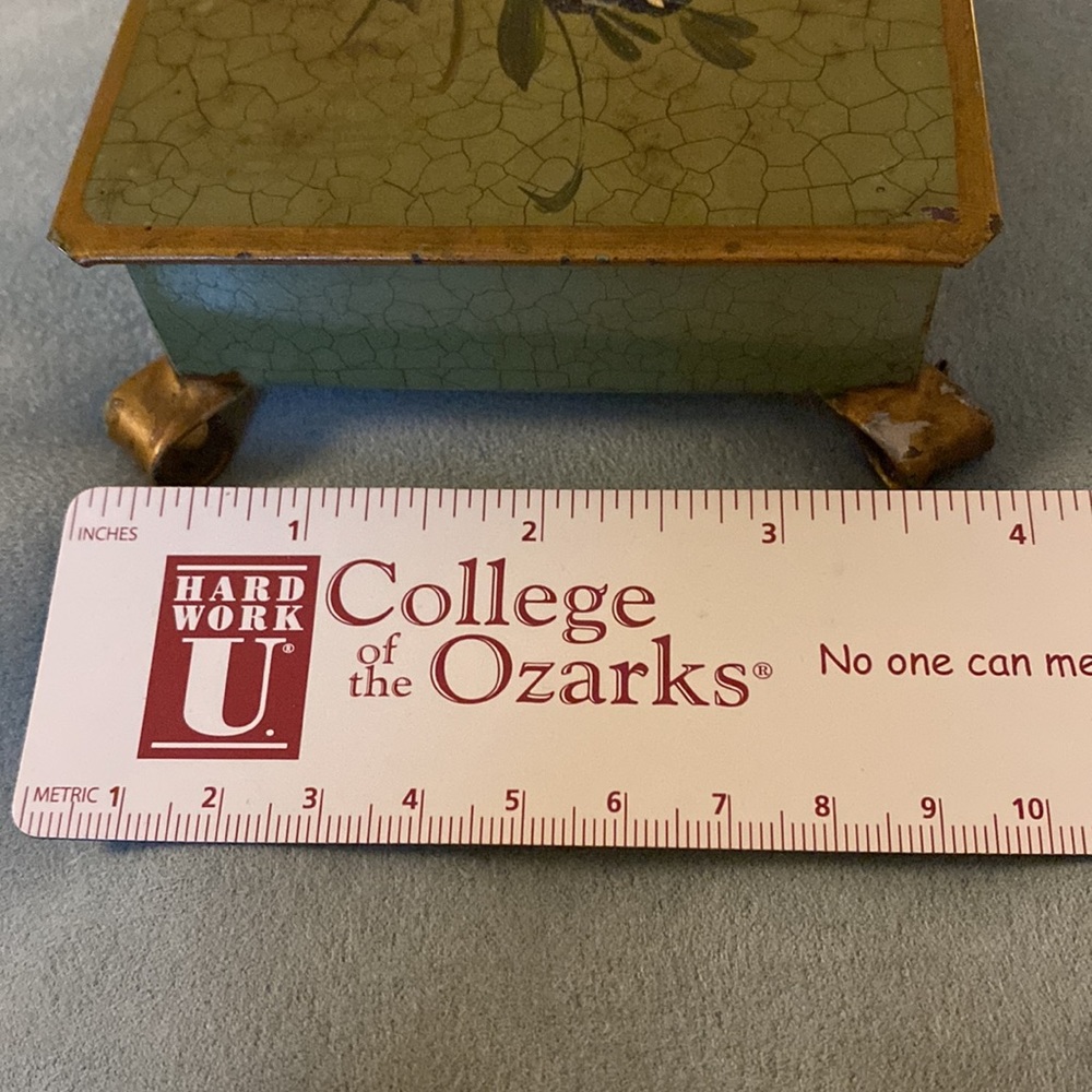 Vintage Dutch Toleware Metal Cigarette Box on Feet - Picture 16 of 16